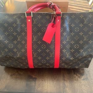 Brand new LV keepall 50 bandouliere monogram. Authentic, perfect condition